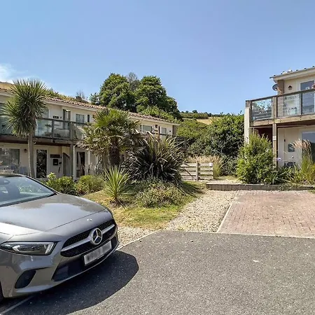 Apartment Cornish Retreat - 5 Min Walk To Beach!
